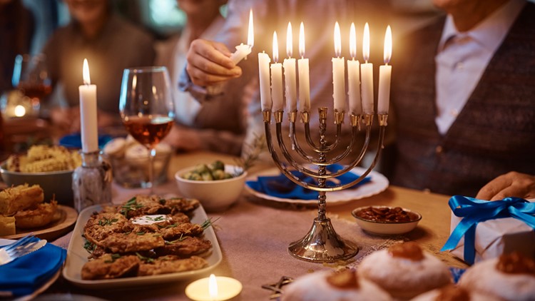 Celebrando el Festival de las Luces: Abrazando la Alegría y la Unión en esta Hanukkah